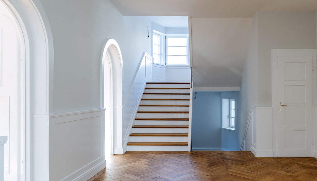 Hochwertige Anstriche der Malerwerkstätte Schlüter München Malerarbeiten einer Villa in München