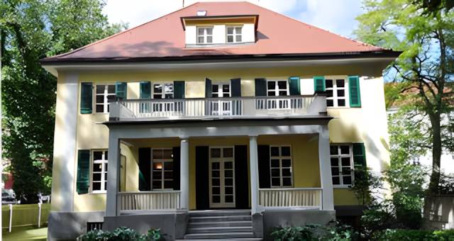 fassadengestaltung stilvilla historisch farbton anstrich münchen