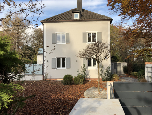 Fassadenanstrich in grau/ Malerwerkstätte Schlüter Fassadenanstrich in grau/ Malerwerkstätte Schlüter
