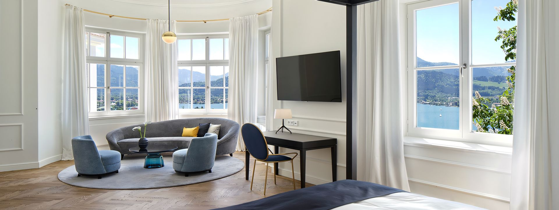 Klassisch | ModernDas Tegernsee 
Fertigstellung Suiten im Sengerschloß 
Projektvorstellung Das Hotel Tegernsee

